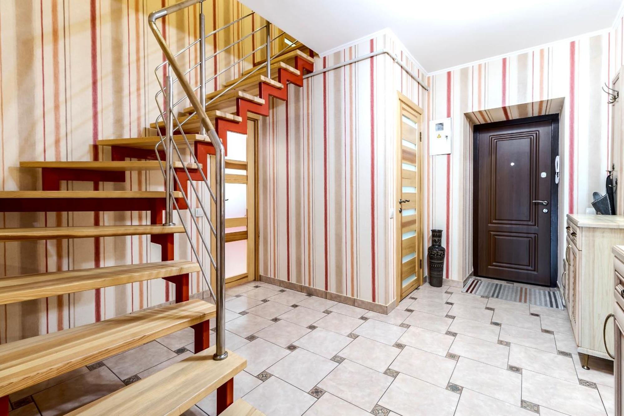 Grand Apartments On Rynok Square Lviv Exterior photo
